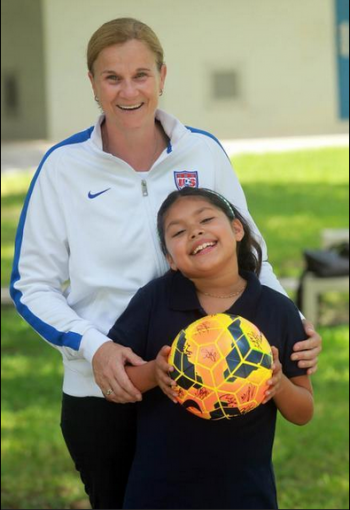 Jill Ellis with her  daughter, Lily Stephenson-Ellis, at Coral Reef Park in Palmetto Bay, Fla. (Peter Andrew Bosch/Miami Herald)