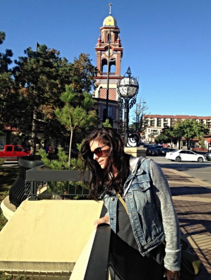 "Hangin out, exploring Kansas City in those wild winds!' - Ali Krieger. (Sqor)